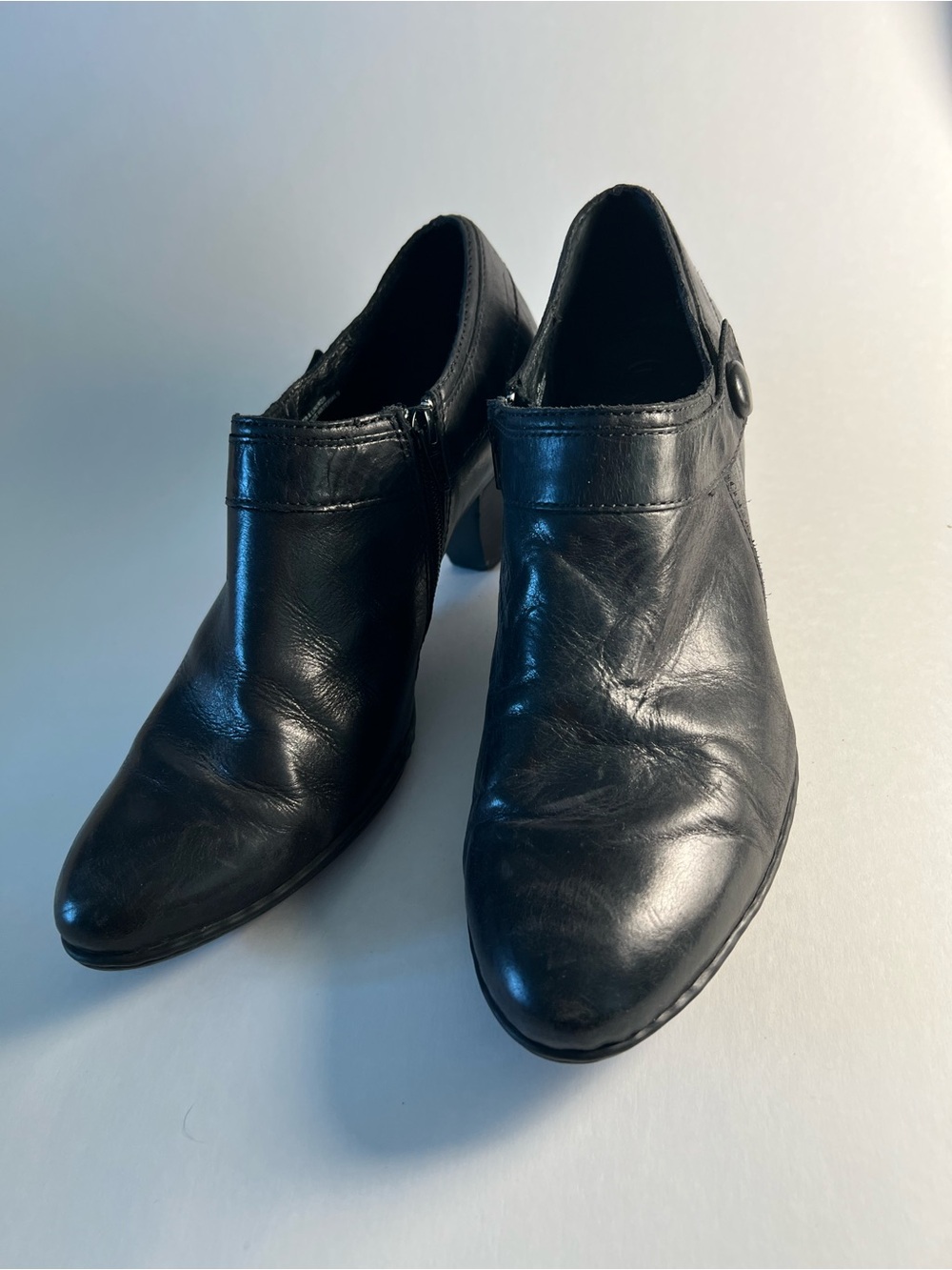 Women’s Born Classic Black Leather Ankle Booties with Low Heel Size 11